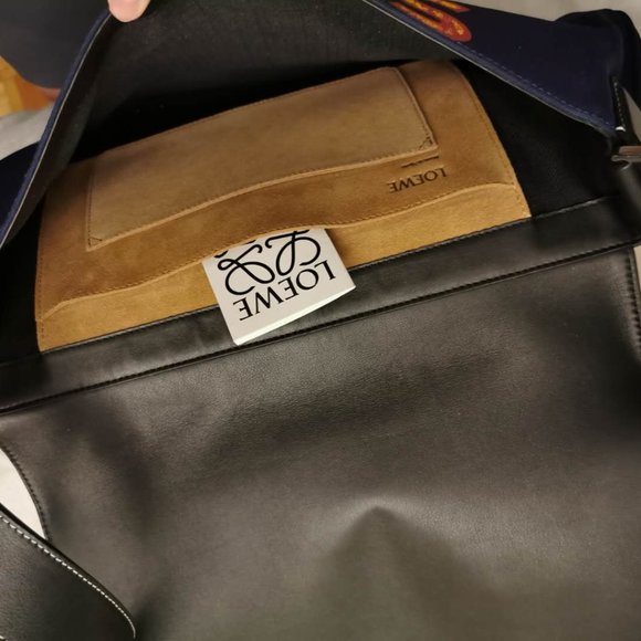LOEWE messenger bag for men brand new - Picture 4 of 8